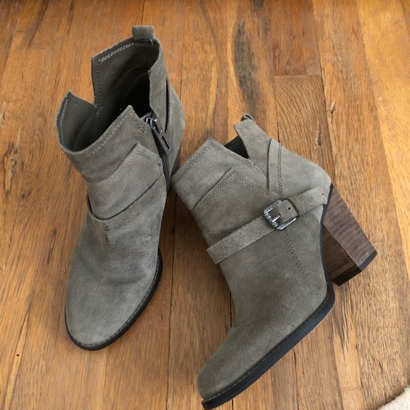Ivanka Trump Shoes - IVANKA TRUMP Booties